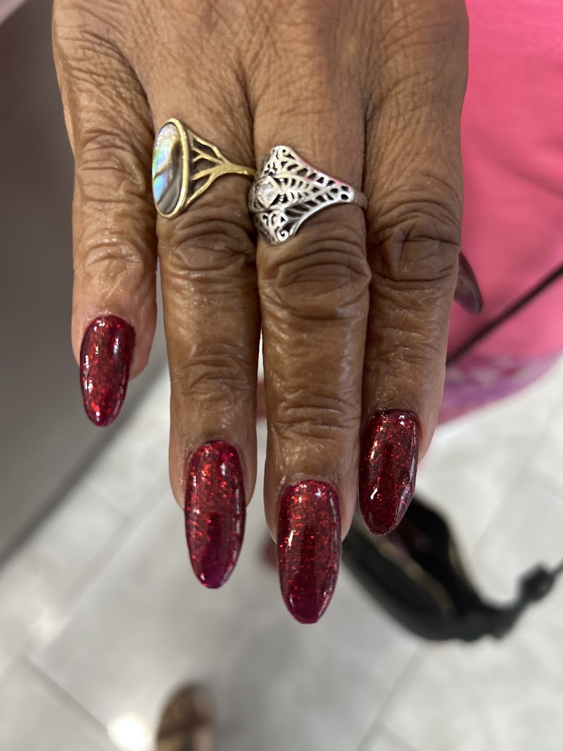 Queen Nails & Spa, nail salon in Goldsboro, NC, photo 4 of 10